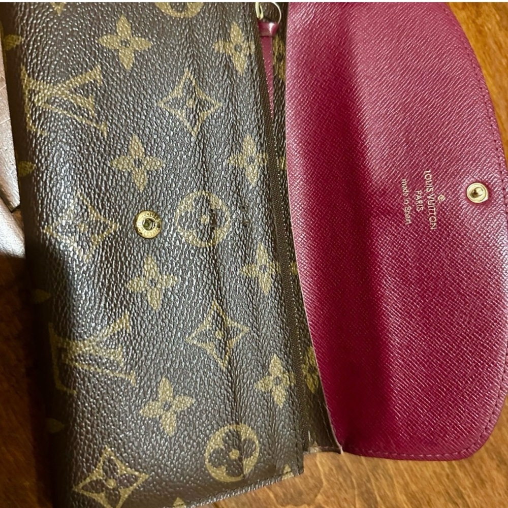 Louis Vuitton Emilie wallet !